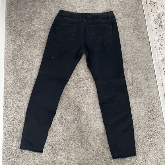 Bamboo Distressed Cut off Skinny Jeans - Picture 3 of 4